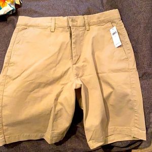 Men’s Khaki shorts. Never worn tag still on